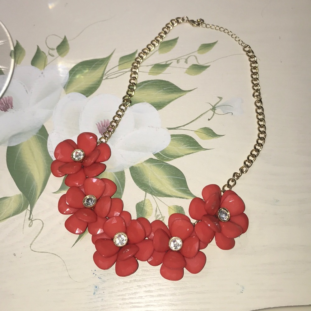 Statement necklace